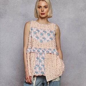 110 ❤️POL textured woven floral tank top
